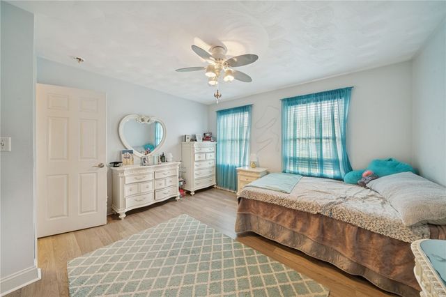 144 Valley Fields Dr, Plum Boro, PA 15239