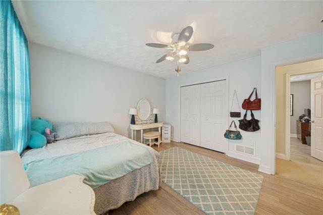 144 Valley Fields Dr, Plum Boro, PA 15239