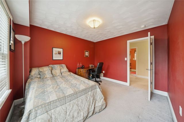 144 Valley Fields Dr, Plum Boro, PA 15239