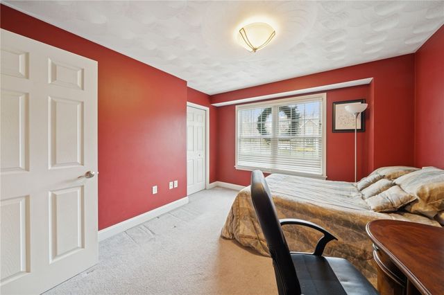 144 Valley Fields Dr, Plum Boro, PA 15239