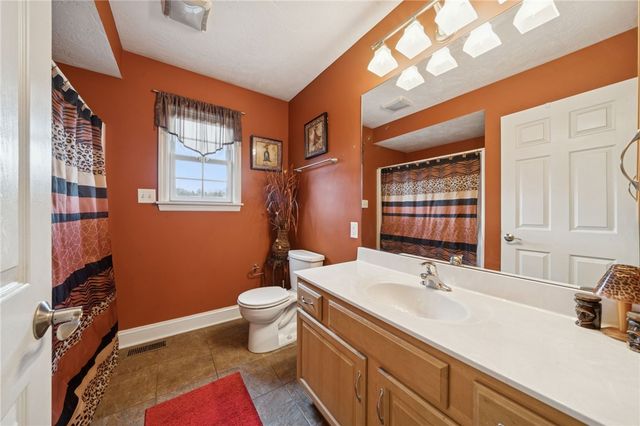 144 Valley Fields Dr, Plum Boro, PA 15239