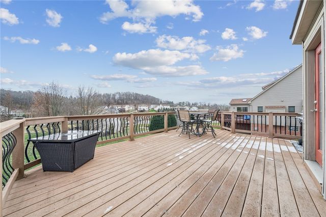 144 Valley Fields Dr, Plum Boro, PA 15239