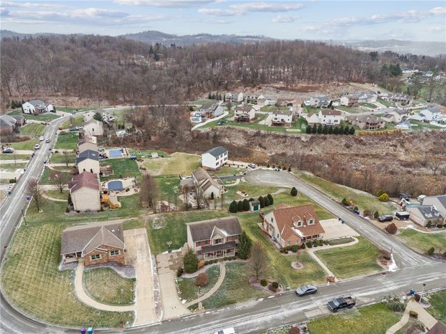 144 Valley Fields Dr, Plum Boro, PA 15239
