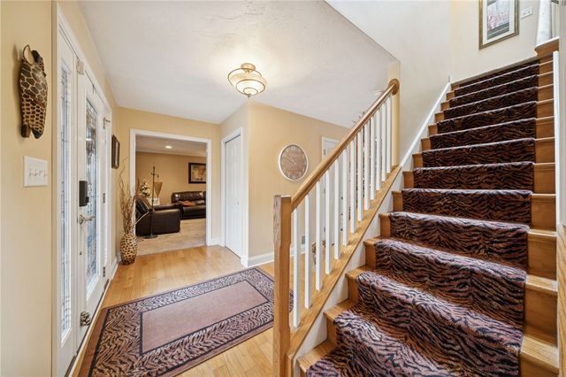 144 Valley Fields Dr, Plum Boro, PA 15239