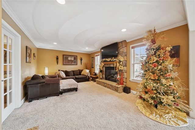 144 Valley Fields Dr, Plum Boro, PA 15239