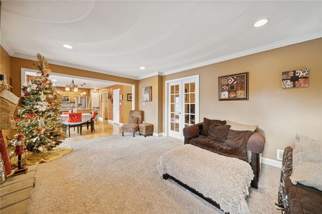 144 Valley Fields Dr, Plum Boro, PA 15239