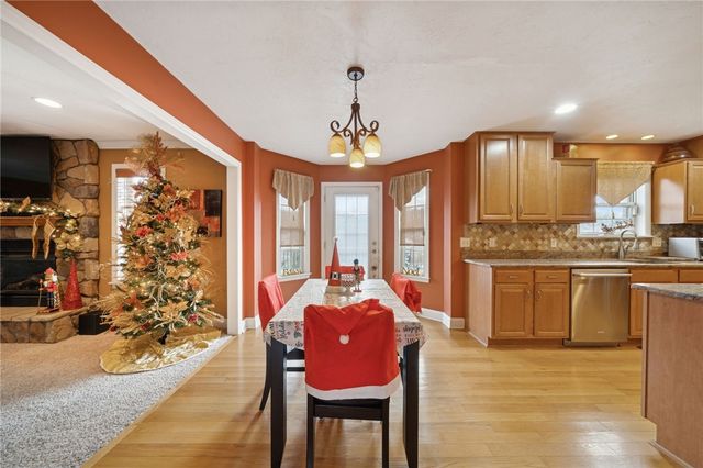 144 Valley Fields Dr, Plum Boro, PA 15239