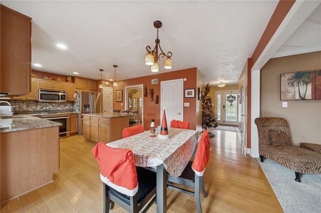 144 Valley Fields Dr, Plum Boro, PA 15239