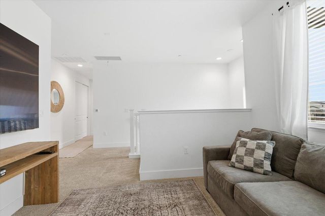 2115 Enchantment Dr., Manteca, CA 95337