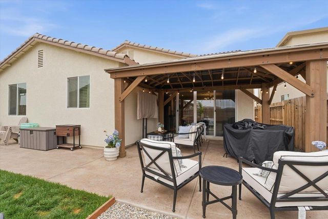 2115 Enchantment Dr., Manteca, CA 95337