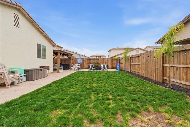 2115 Enchantment Dr., Manteca, CA 95337