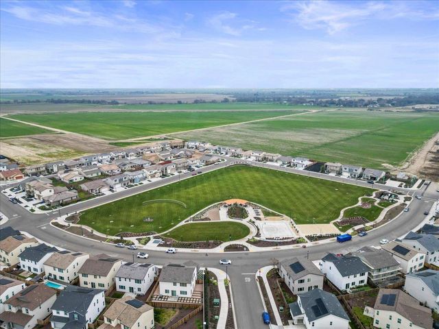 2115 Enchantment Dr., Manteca, CA 95337