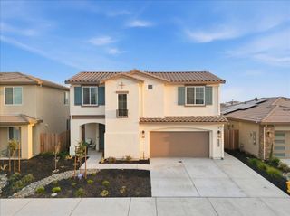 2115 Enchantment Dr., Manteca, CA 95337