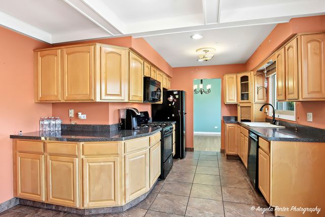 818 RUMPLE Lane, Addison, IL 60101