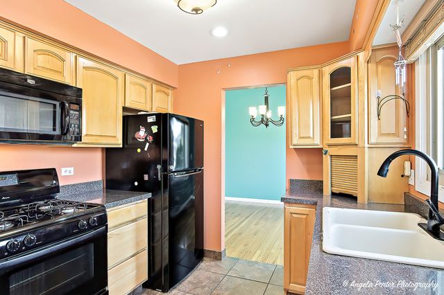 818 RUMPLE Lane, Addison, IL 60101