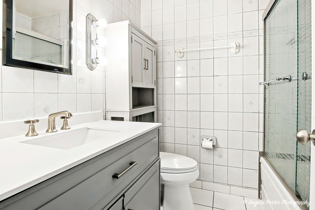 818 RUMPLE Lane, Addison, IL 60101