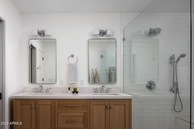 3710 N 48TH Place, Phoenix, AZ 85018