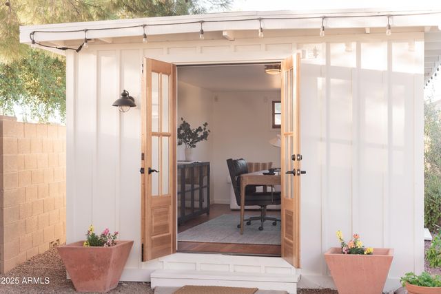 3710 N 48TH Place, Phoenix, AZ 85018