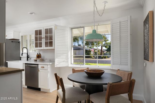 3710 N 48TH Place, Phoenix, AZ 85018