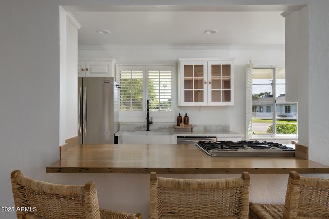 3710 N 48TH Place, Phoenix, AZ 85018