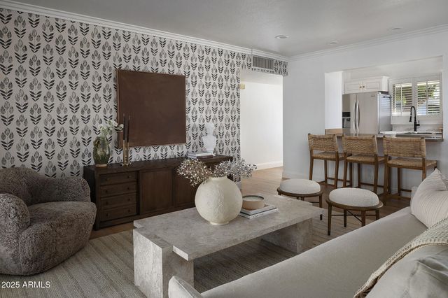 3710 N 48TH Place, Phoenix, AZ 85018