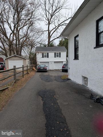 1051 MAPLE AVE, Bensalem, PA 19020