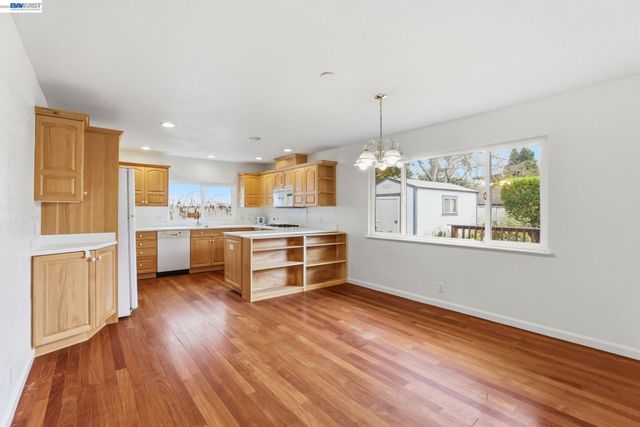 8589 Davona Dr, Dublin, CA 94568