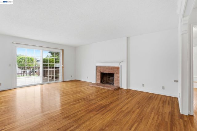 8589 Davona Dr, Dublin, CA 94568