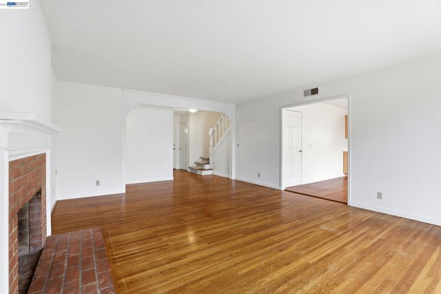 8589 Davona Dr, Dublin, CA 94568