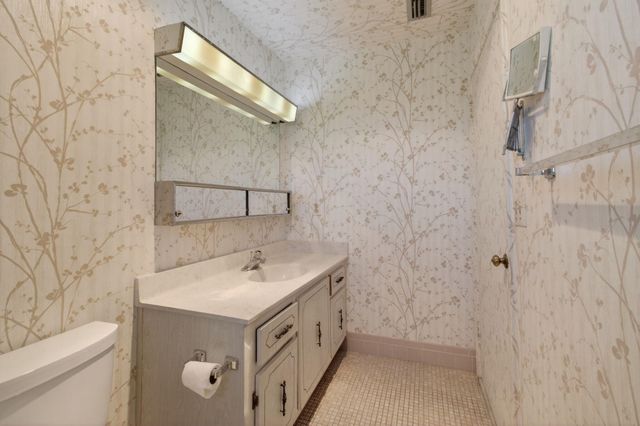 5392 Lakefront Boulevard A, Delray Beach, FL 33484