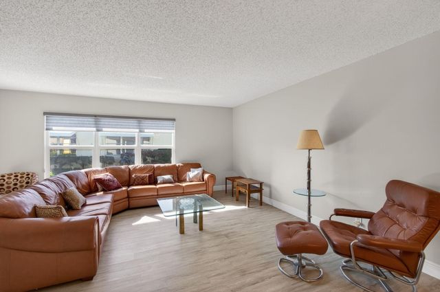 5392 Lakefront Boulevard A, Delray Beach, FL 33484