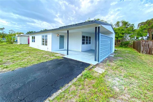 355 6th Road SW, Vero Beach, FL 32962