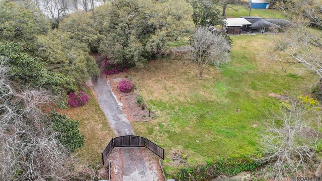 17032 Old Jefferson, Prairieville, LA 70769