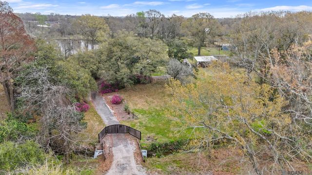 17032 Old Jefferson, Prairieville, LA 70769