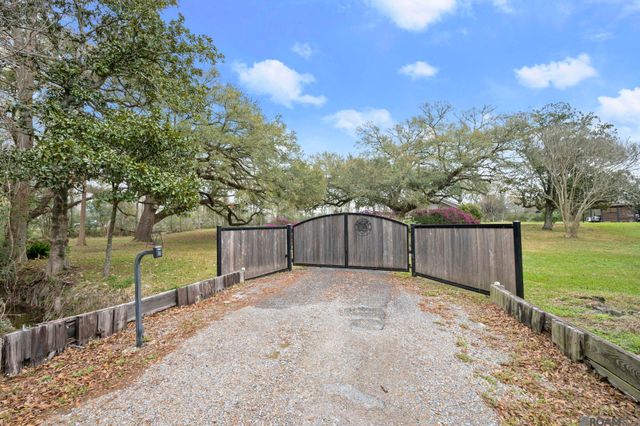 17032 Old Jefferson, Prairieville, LA 70769