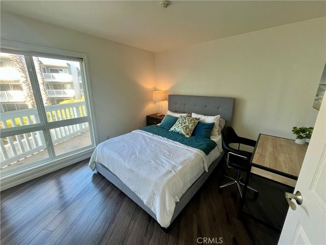 630 The Village 116, Redondo Beach, CA 90277