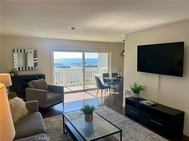 630 The Village 116, Redondo Beach, CA 90277