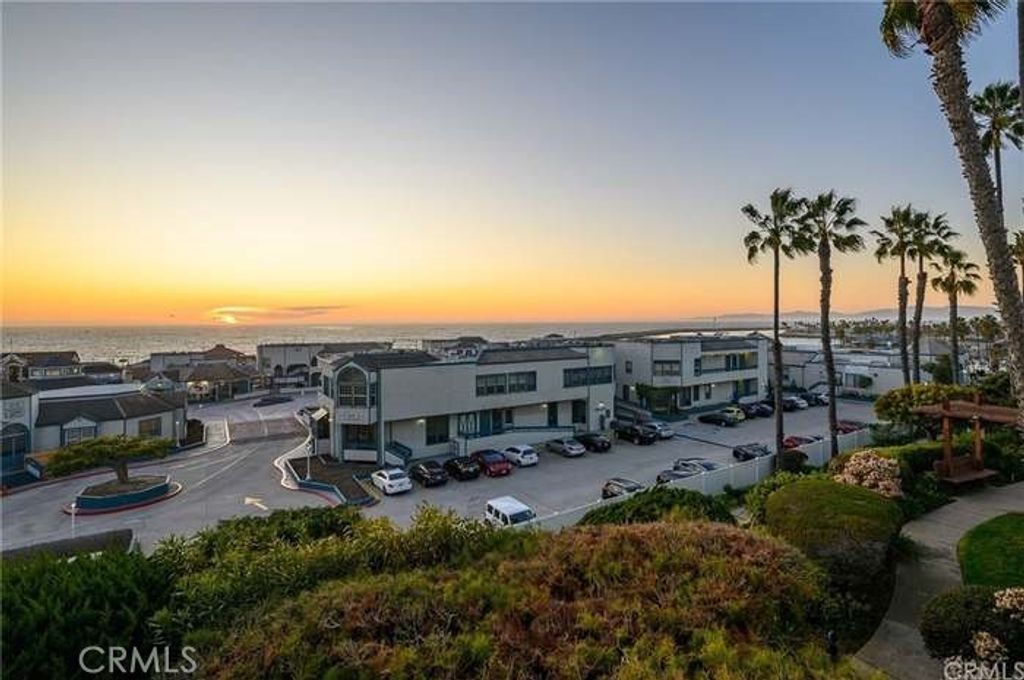 630 The Village 116, Redondo Beach, CA 90277