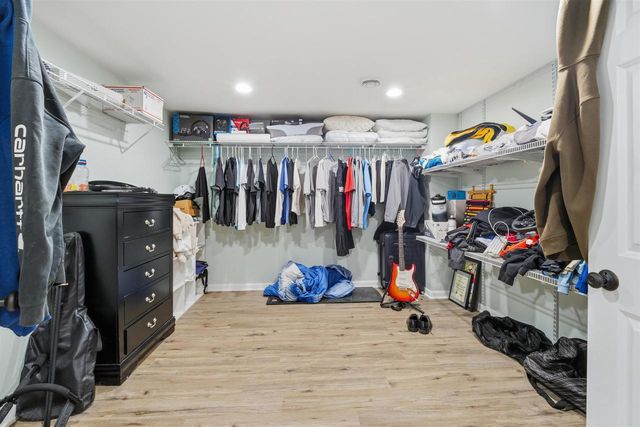 1435 ANTHEM DRIVE, Neenah, WI 54956