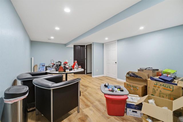 1435 ANTHEM DRIVE, Neenah, WI 54956