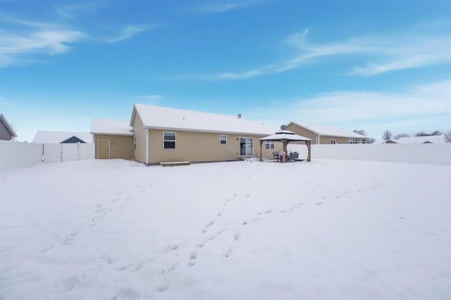 1435 ANTHEM DRIVE, Neenah, WI 54956