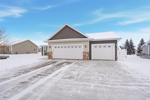 1435 ANTHEM DRIVE, Neenah, WI 54956