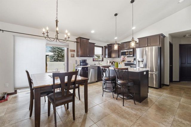 1435 ANTHEM DRIVE, Neenah, WI 54956