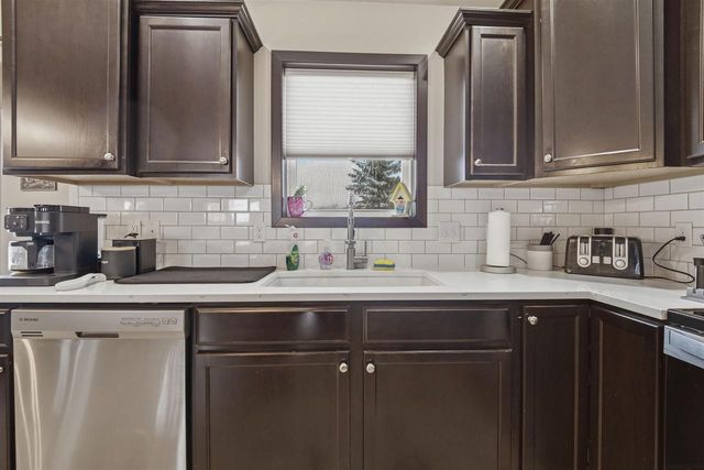 1435 ANTHEM DRIVE, Neenah, WI 54956