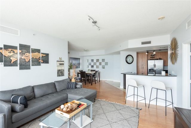 7910 Harbor Island Dr 502, North Bay Village, FL 33141