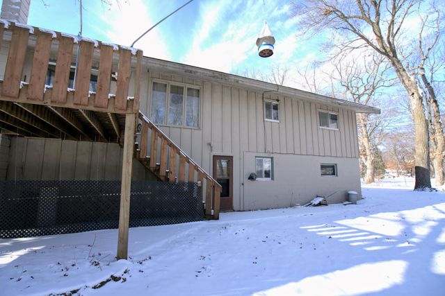 27015 Flintwood Circle, Wyoming, MN 55092