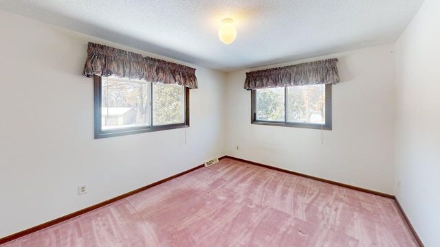 27015 Flintwood Circle, Wyoming, MN 55092