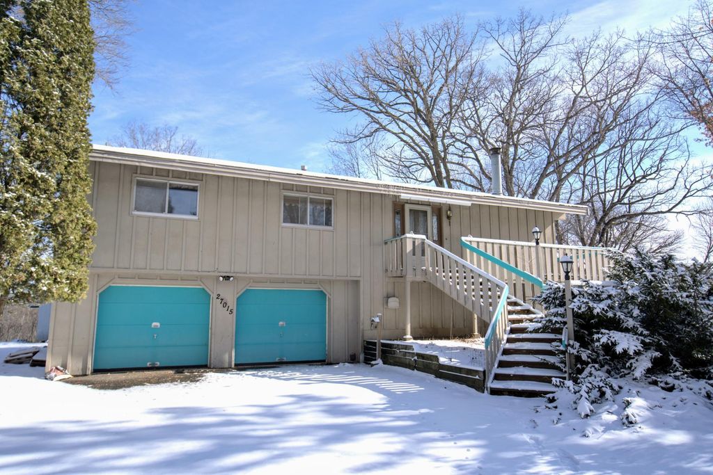 27015 Flintwood Circle, Wyoming, MN 55092