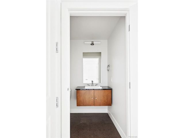 2001 Lincoln St 2020, Denver, CO 80202