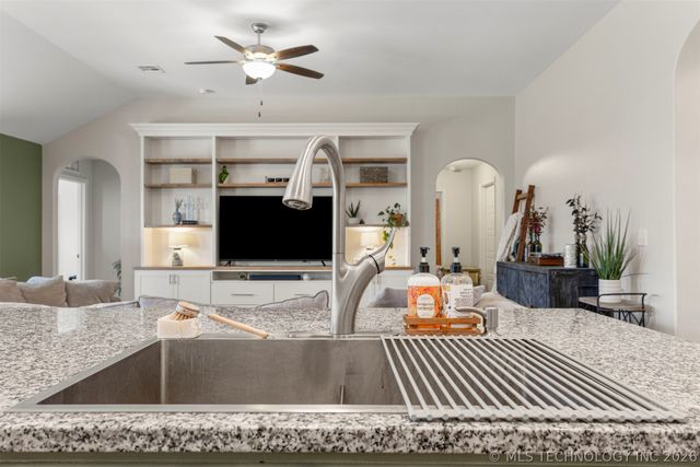 3648 E 144th Street S, Bixby, OK 74008